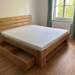 Kundenprojekt: Bettgestell aus rustikaler Eiche!